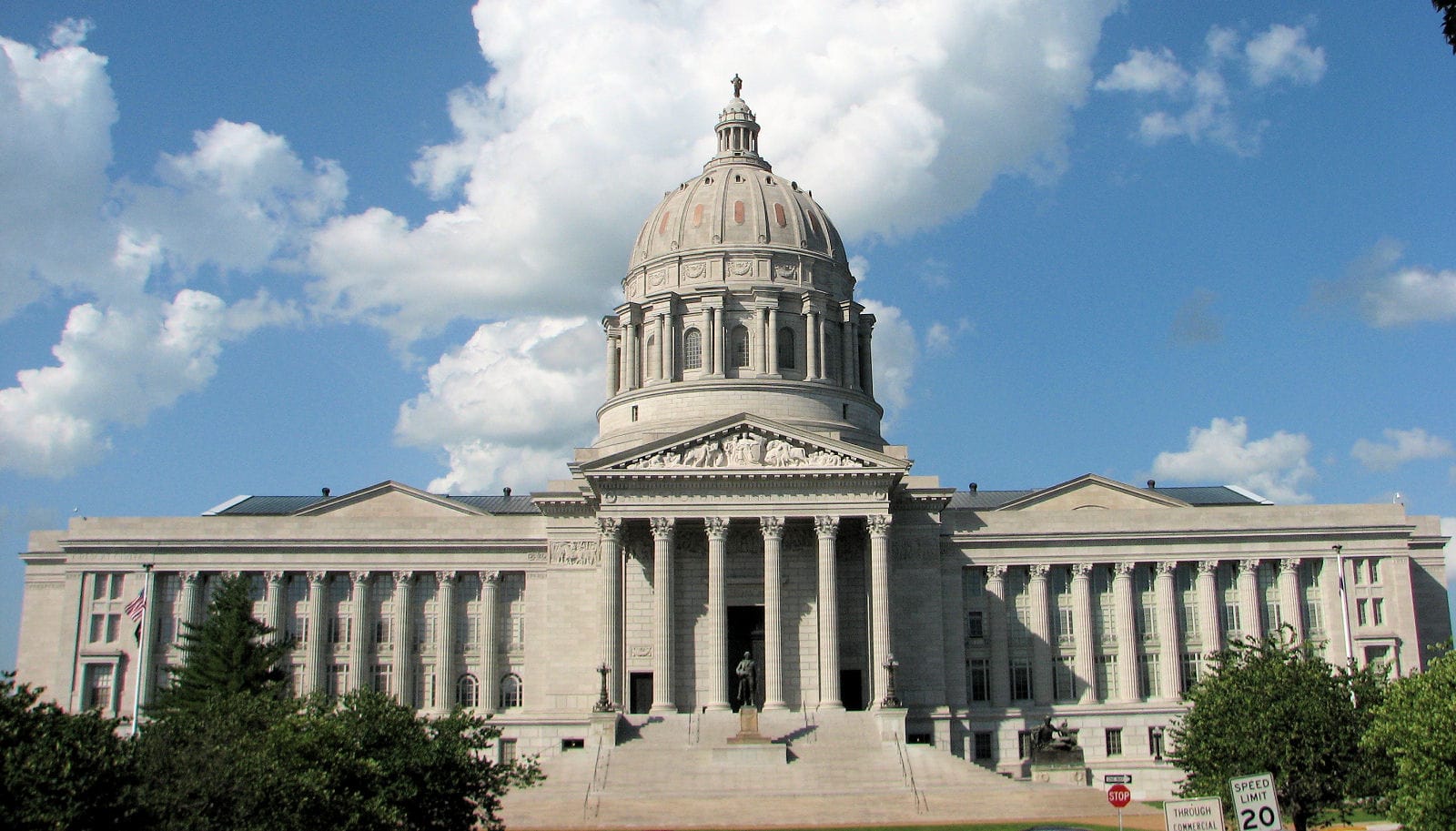 New Missouri Law Requires Parkway, Rockwood to Create Antisemitism Reporting Policies