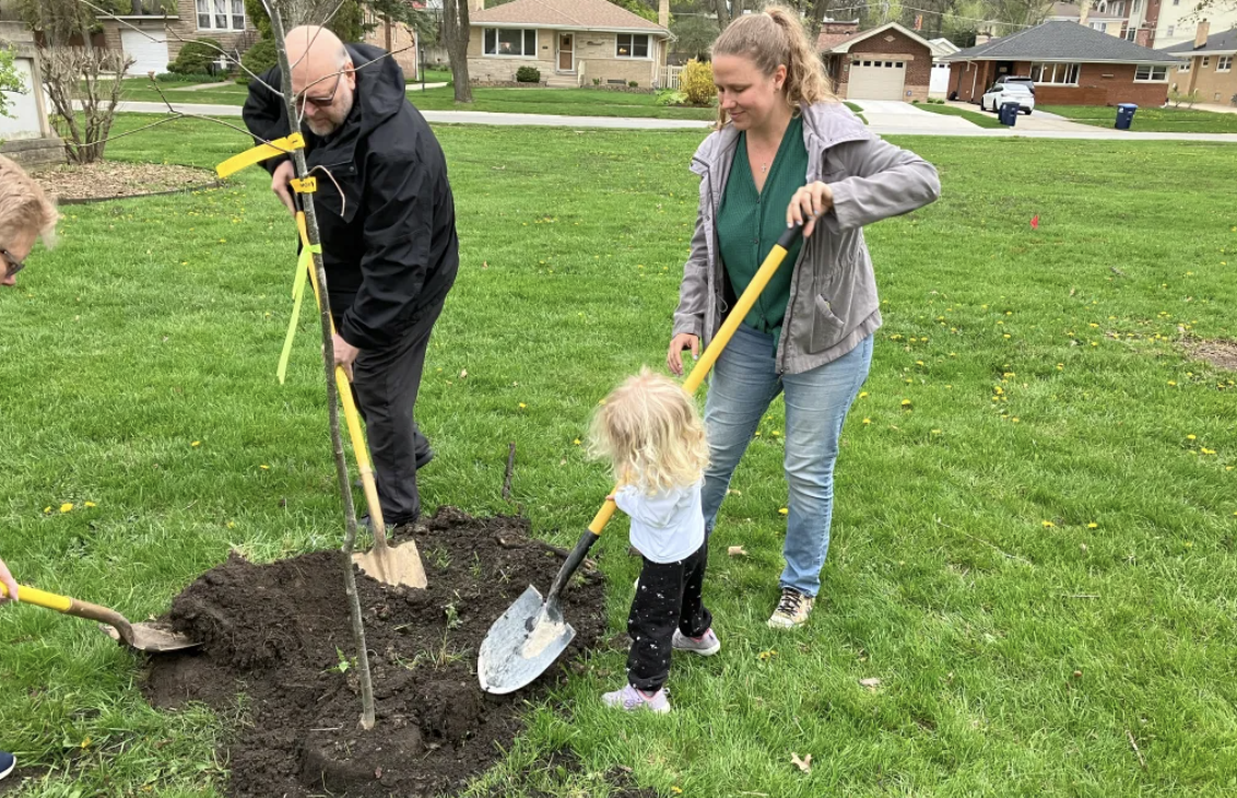 La Grange Park Community Volunteer Day Is Saturday; Sign-Ups Still Open