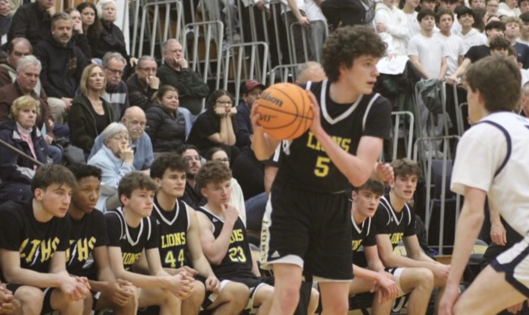 Athlete Spotlight: Owen Carroll Provides Versatility for Lyons Township Basketball